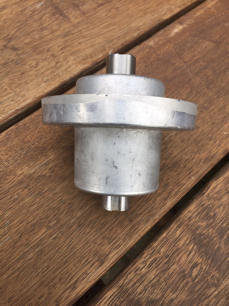 Spindle Husqvarna Rider 85cm deck Short Shaft